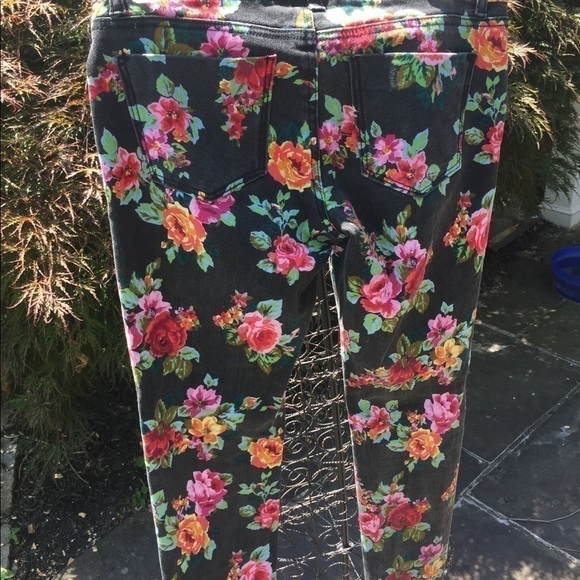 - Material Girl Floral Print on Black Denim Jeans - Picture 6 of 8